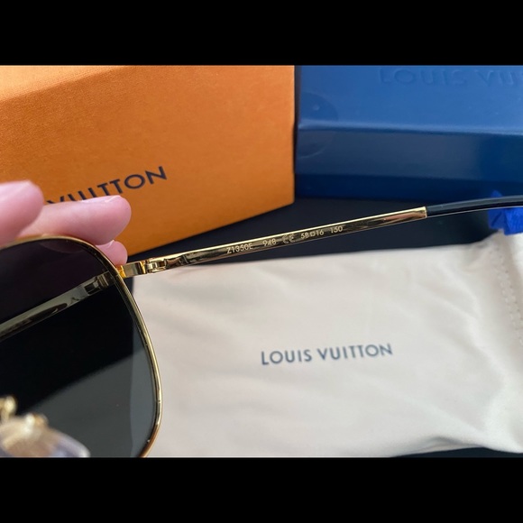 Authentic Louis Vuitton Sunglasses Z1350E LV Catch Pilot Gold Black w/case - Picture 4 of 11